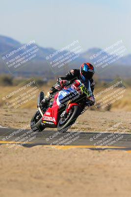 media/Dec-17-2023-CVMA (Sun) [[bf0c04832d]]/Race 2 Amateur Supersport Open/